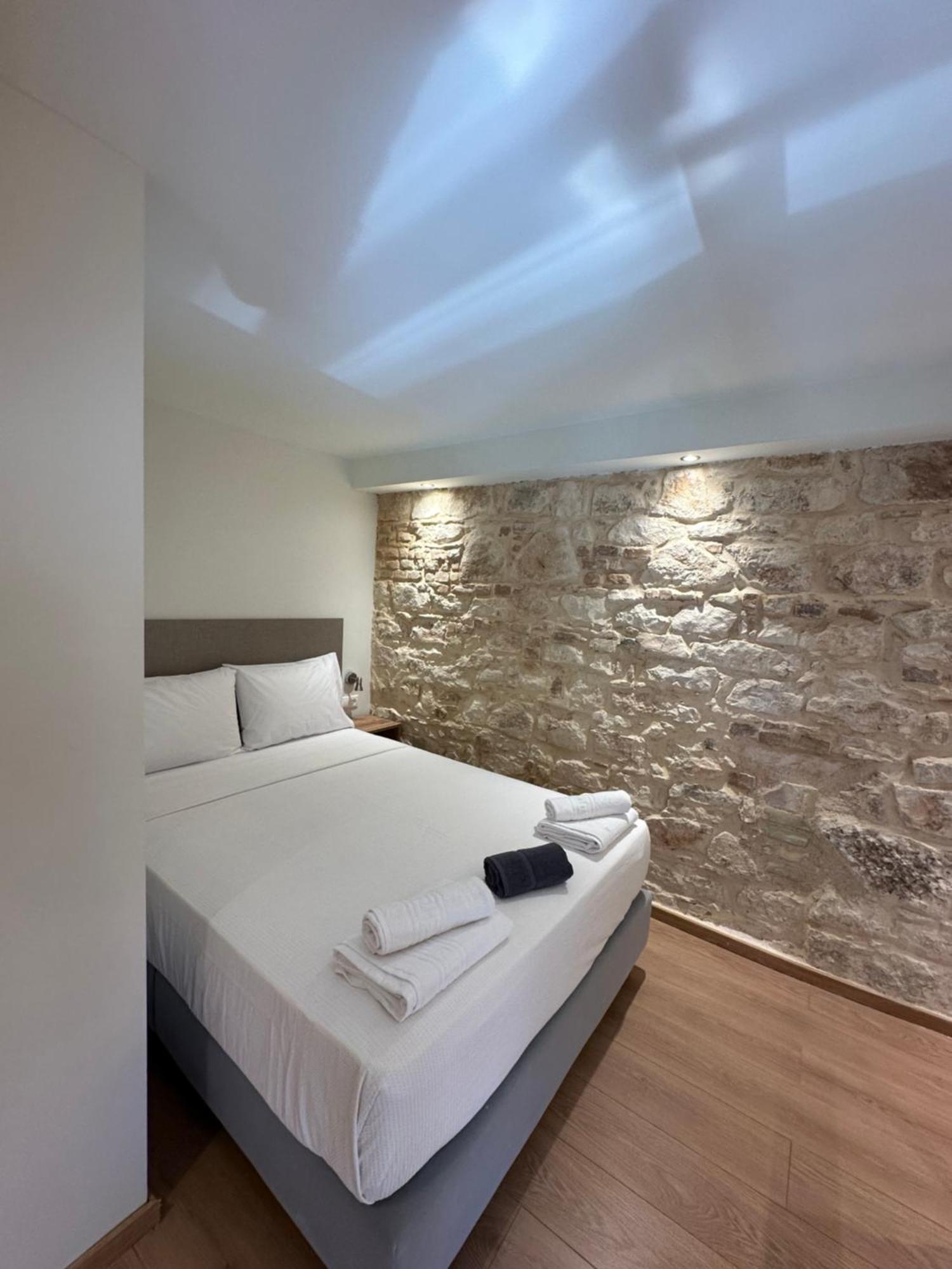 Q Rocco Apartments, Corfu Town 外观 照片