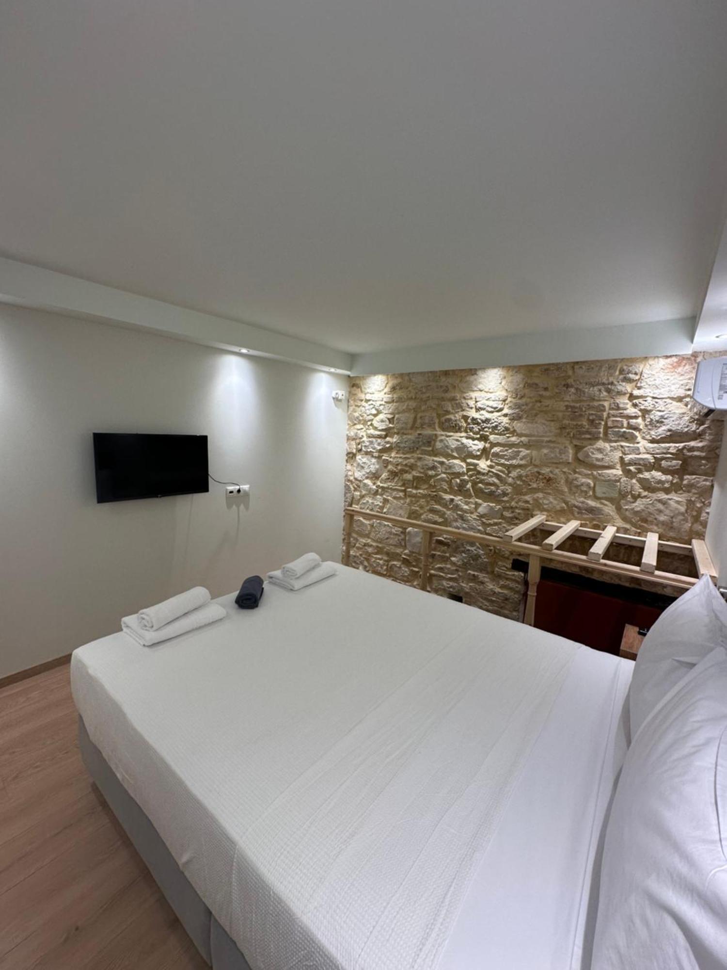 Q Rocco Apartments, Corfu Town 外观 照片