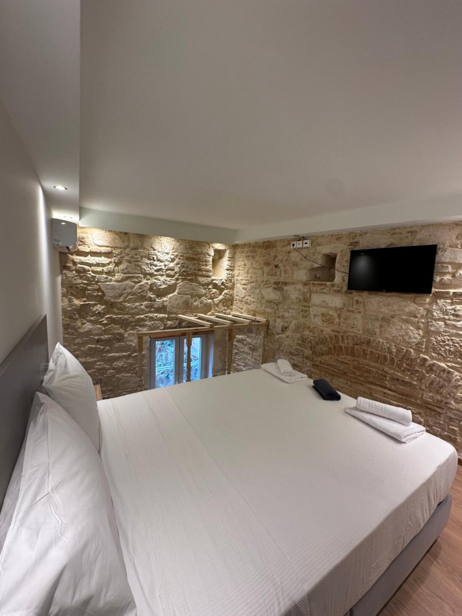 Q Rocco Apartments, Corfu Town 外观 照片
